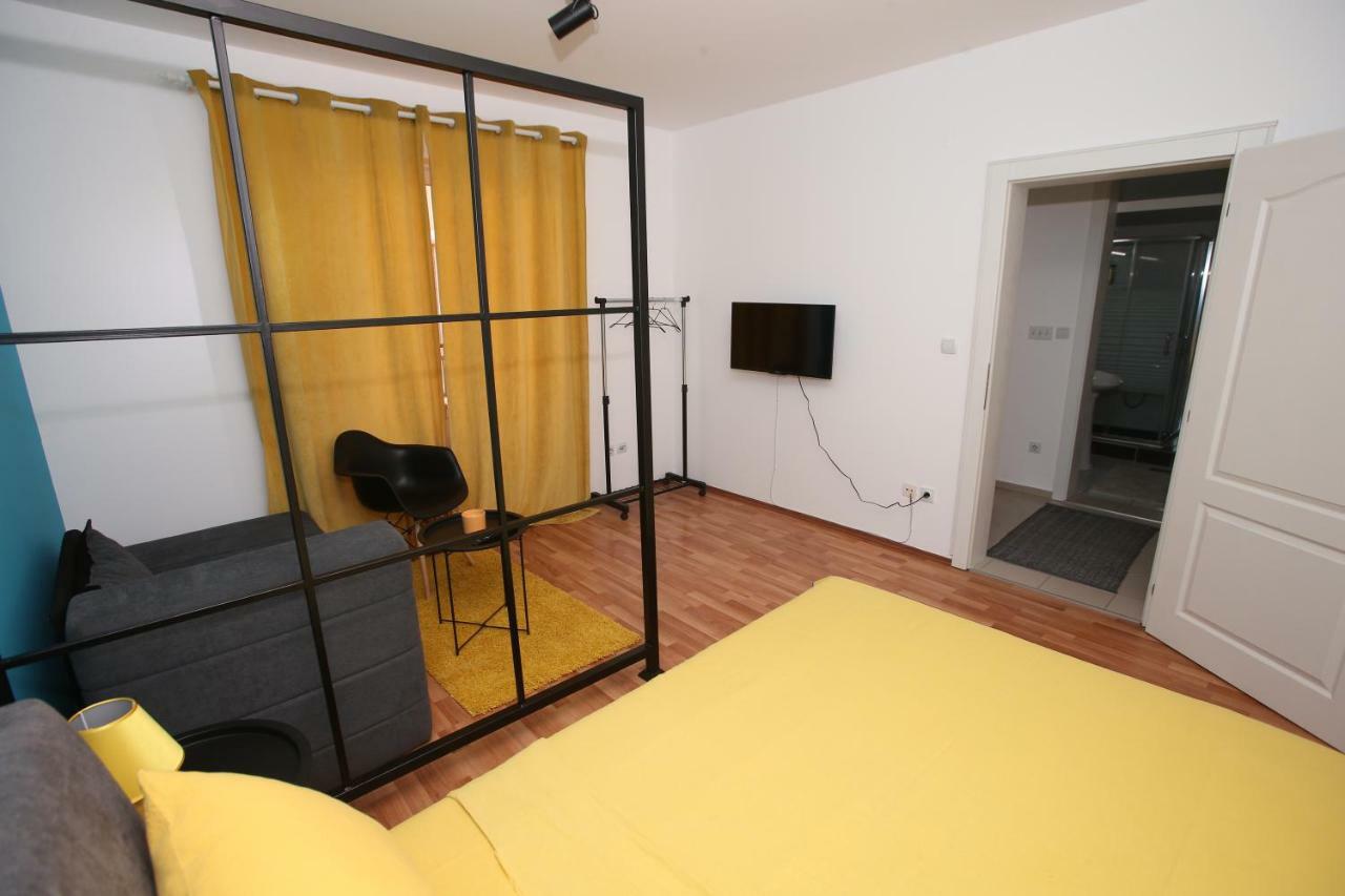 Fast Sleep & Go 2 Appartamento Paraćin Esterno foto